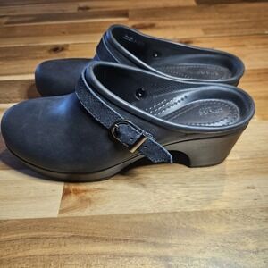Crocs Sarah Dual Comfort Clogs Mules Suede Strap Womens 7 Black